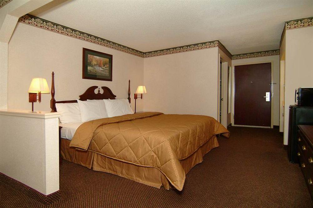 Quality Inn & Suites Pine Bluff Eksteriør billede
