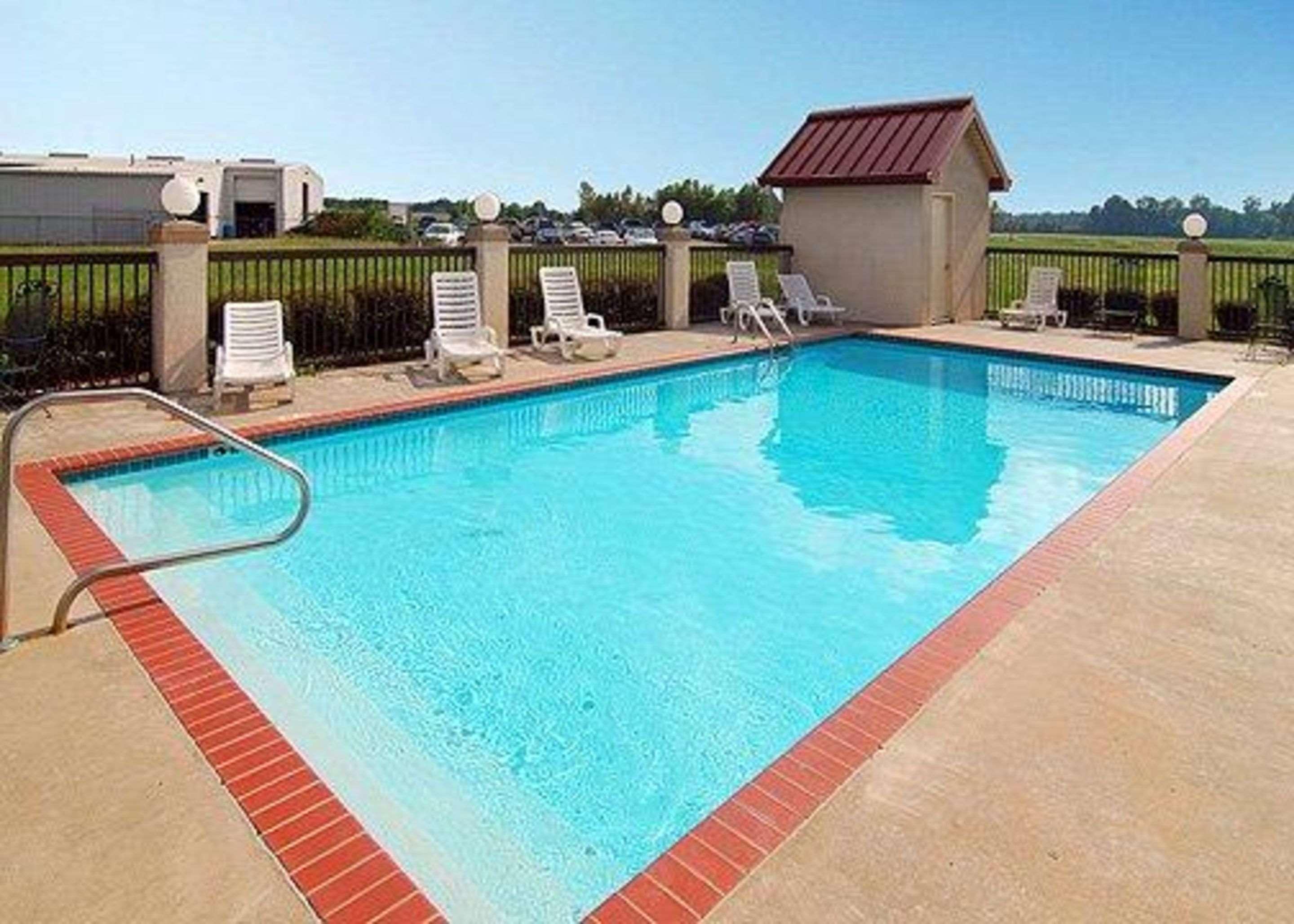 Quality Inn & Suites Pine Bluff Eksteriør billede