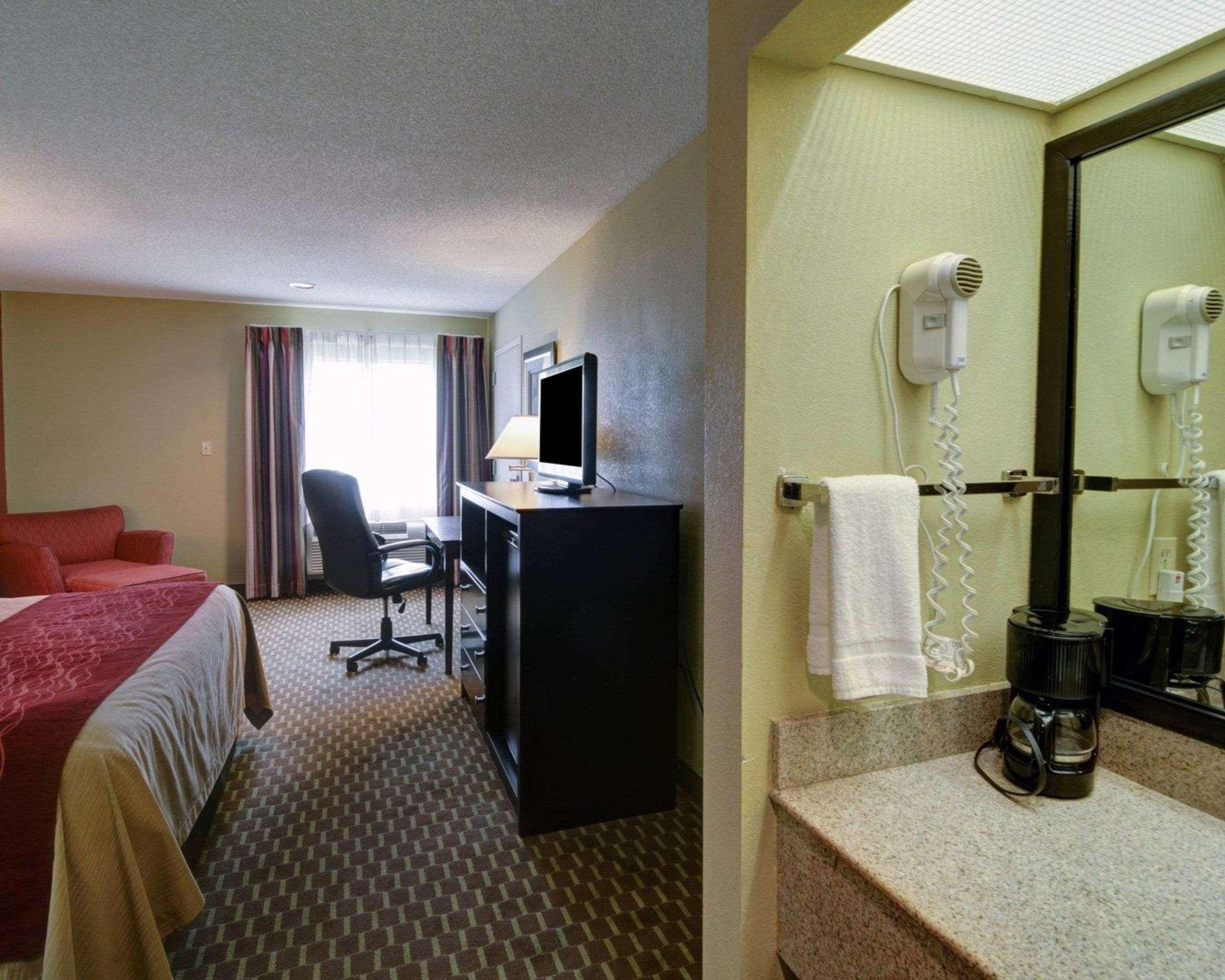 Quality Inn & Suites Pine Bluff Eksteriør billede