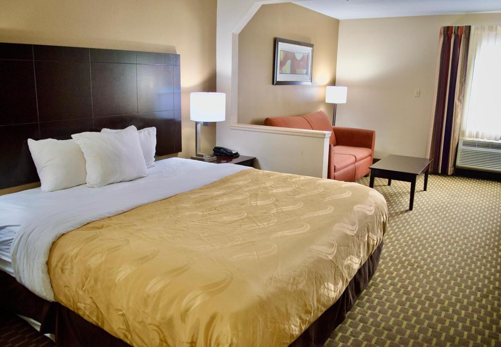 Quality Inn & Suites Pine Bluff Eksteriør billede