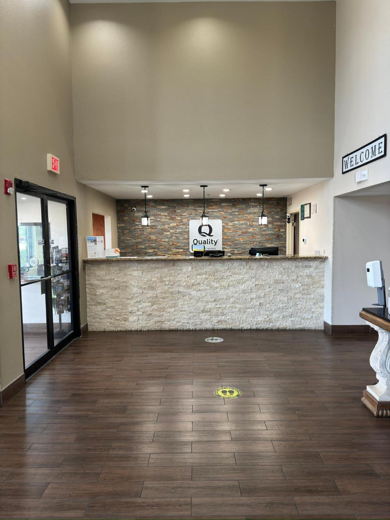 Quality Inn & Suites Pine Bluff Eksteriør billede