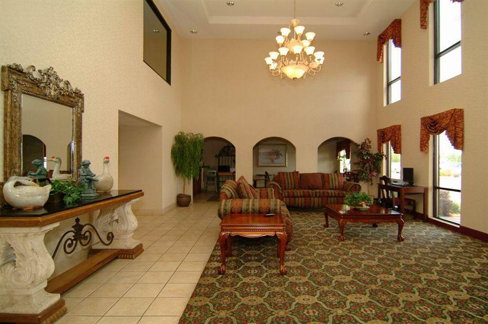 Quality Inn & Suites Pine Bluff Eksteriør billede